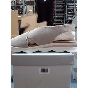 The Flexx Leather Capri Cross-Band Back-Strap Sandals,Suede Dune 7M US